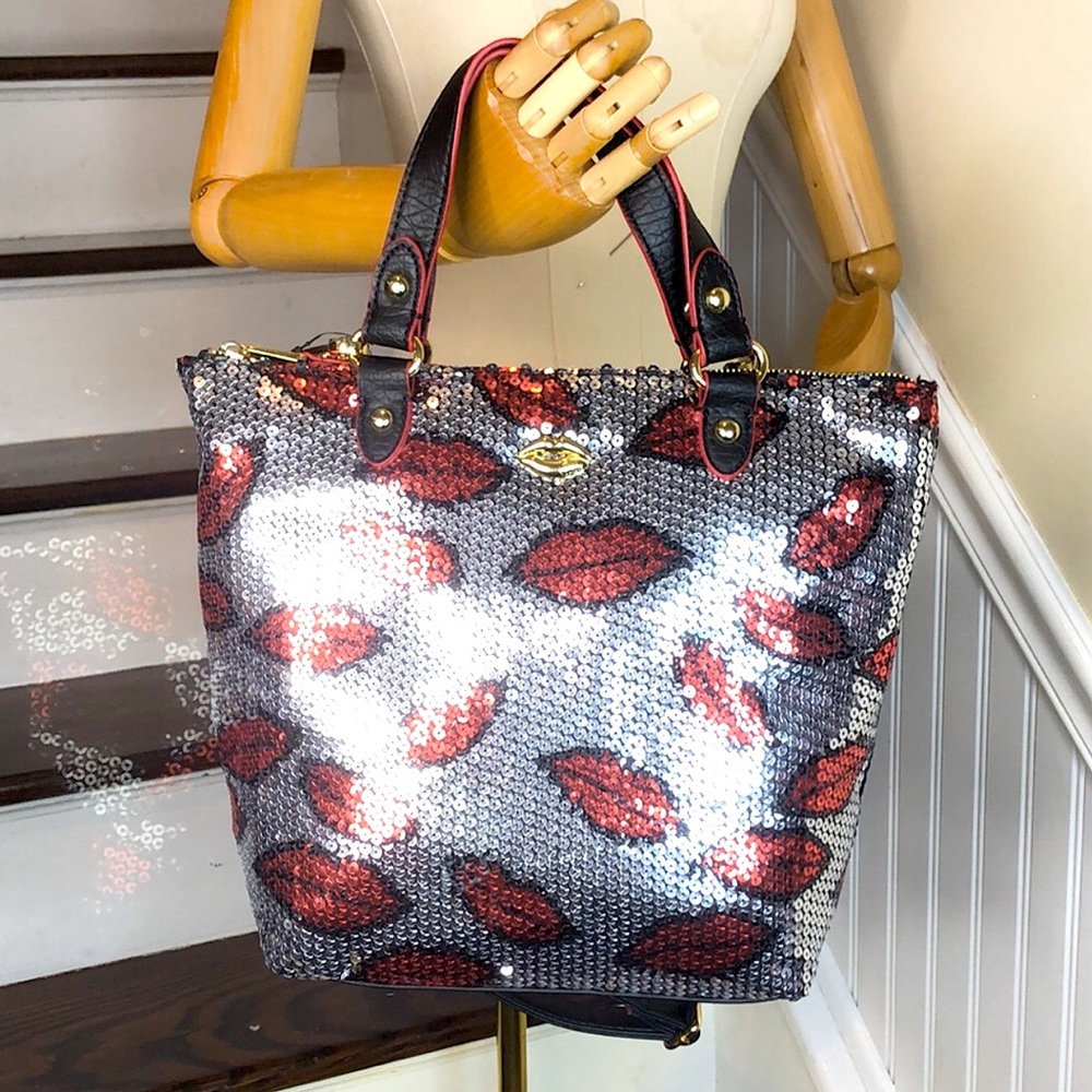 JUICY COUTURE Red Lips Lipstick Kiss Sequin Top Zip Crossbody Shoulder Bag NWT